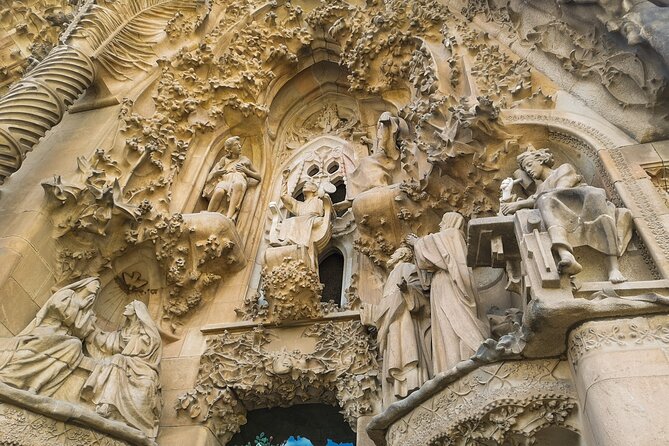 2-Day Tour: Gaudi & Sagrada Familia + Montserrat & Winery - Lunch, Park Güell, and the Sagrada Familia