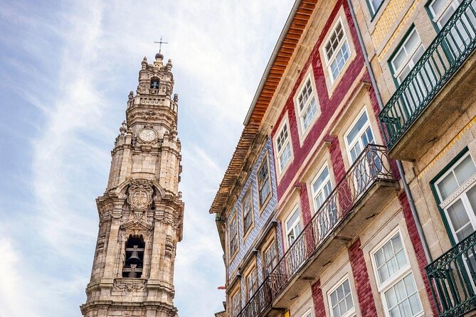 2 Hour Private Tuktuk Tour in Porto to Monastery and Cellars - Key points at a glance