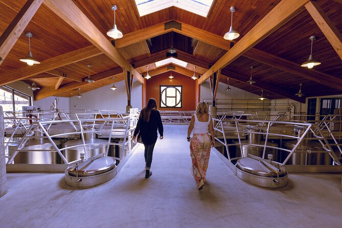 3-Winery Paso Robles Tour with Picnic Lunch & Tasting Fees - Stop one: a scenic winery with lunch