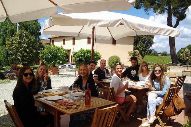 4 Wines Tasting with 2 Tuscan Cheeses & Tour at the winery - Key points to know