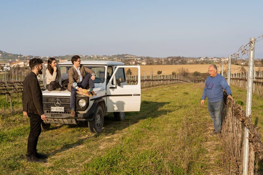 Abruzzo: Vineyard Jeep Tour with Tastings - The jeep ride into the Teramo Hills