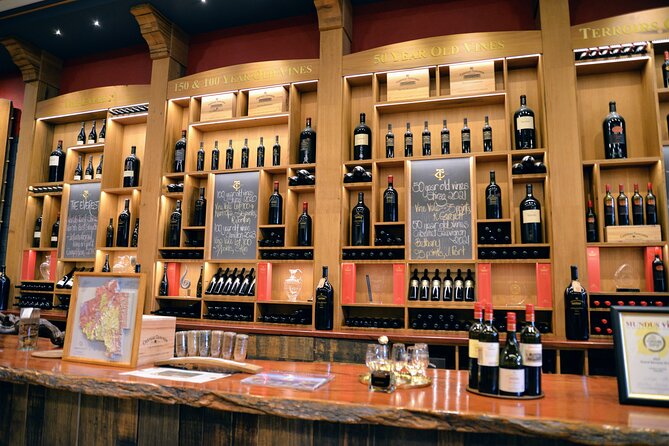 Adelaide Japanese Group Winery Day Tour in Barossa and Hahndorf - Two hours in historic Hahndorf