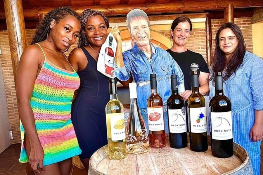 Albufeira Coast Tour, Winery & Delicious Chicken lunch - The Sir Cliff Richard winery visit