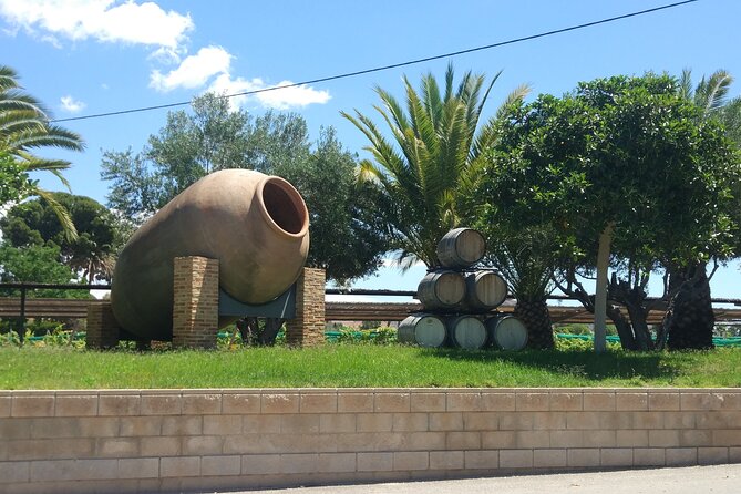 Alicante: Historic Winery (1707), 3 Wine Tasting & Transfer - Three wines and a small plate of local flavor