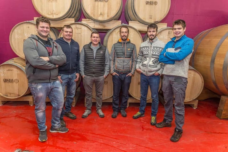 Aosta Valley: Visit and wine tasting at the Grosjean winery - From barrel cellar to sparkling wine room