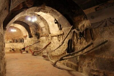 Aranda de Duero: Tour of Underground Cellar and Wine Museum