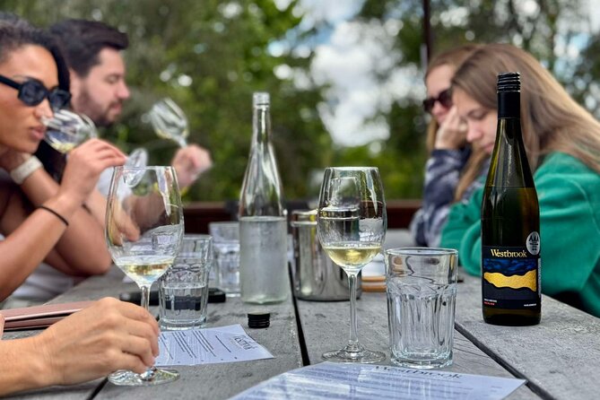 Auckland West Vineyard Tour with lunch and tastings incl - What the private format changes