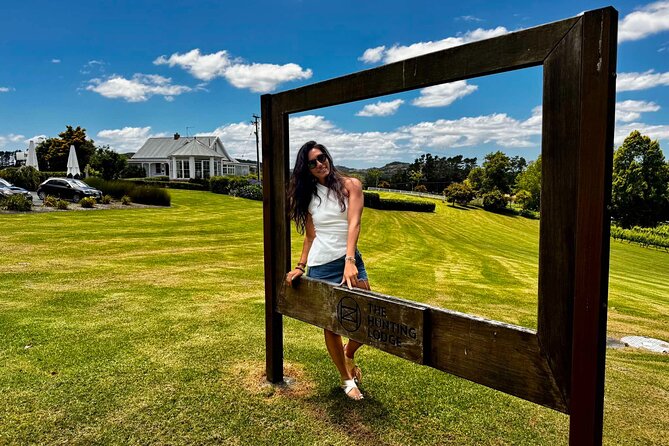 Auckland West Vineyard Tour with lunch and tastings incl - Who should book this West Auckland wine tour?
