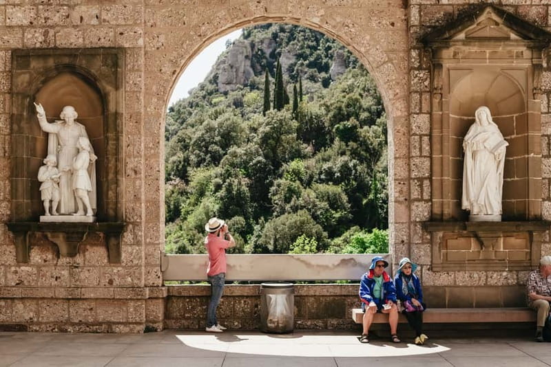 Barcelona: Montserrat, Cogwheel, Black Madonna & Winery Tour - Key points to know before booking