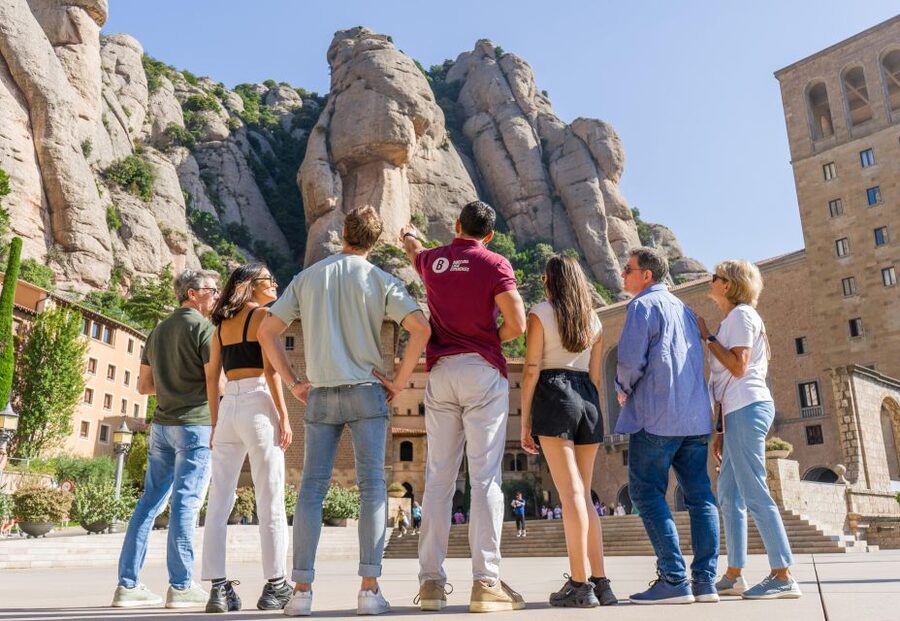 Barcelona: Montserrat, Winery Tour & Lunch with Wine Tasting - The cellar tour and Catalan wine tasting