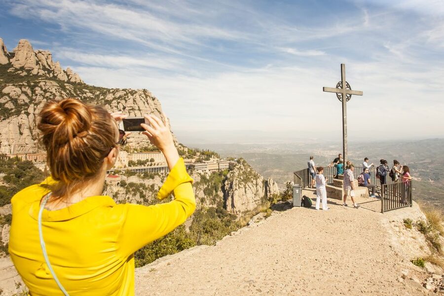 Barcelona: Montserrat with Winery Visit and Farmhouse Lunch - Should you book the Montserrat and winery tour?