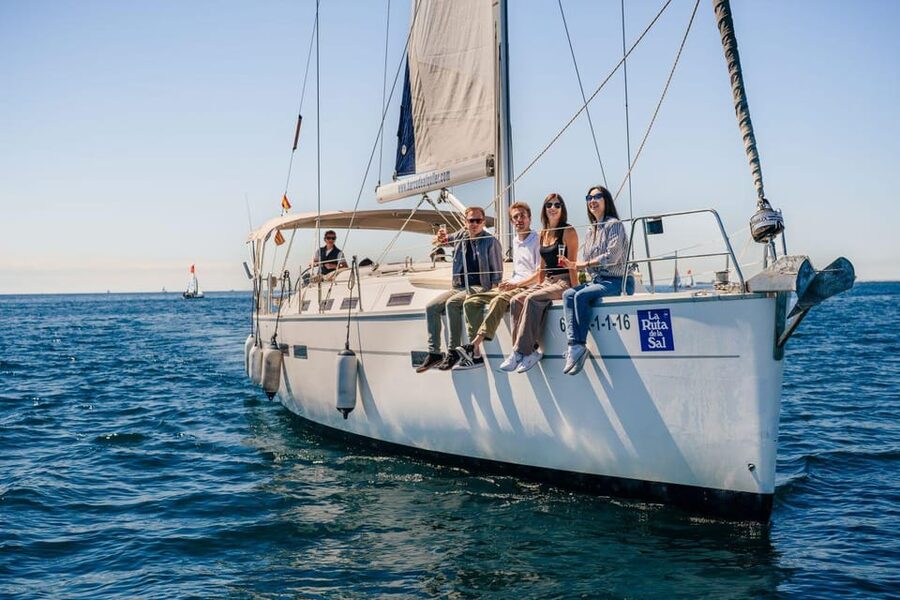 Barcelona: Sailing and Alella Winery Tour with Wine Tasting - El Masnou and the short ride to Alella