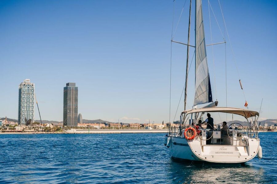 Barcelona: Sailing and Alella Winery Tour with Wine Tasting - How the transport affects the experience