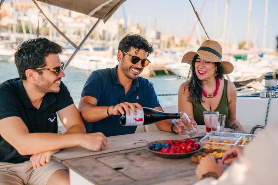 Barcelona: Sailing Cruise & Vineyard Tour with Wine Tasting - Sailing away from Barcelona for 90 minutes