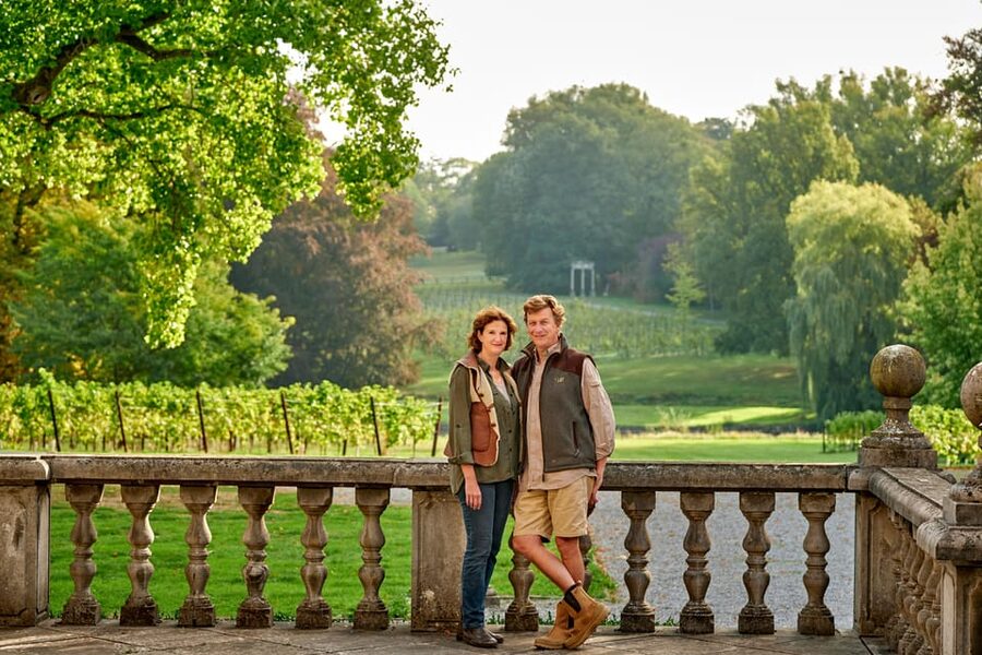 Bioul (near Dinant) : Château de Bioul Tour and Wine Tasting - Entering a property shaped by ten centuries