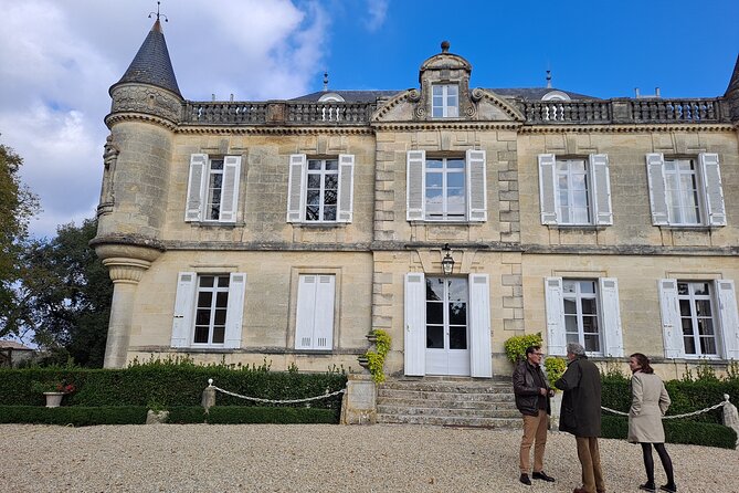 Bordeaux Médoc Region Private Wine Lovers Tour with Chateau Visits & Tastings - The value of hotel pickup and private transport