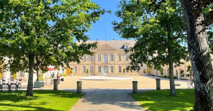 Bordeaux: Médoc & St-Emilion Wine 3 châteaux with lunch - The Médoc estate and the first wines