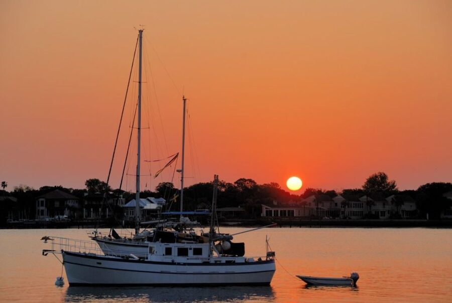 Boston: Martha's Vineyard Day Trip with Optional Island Tour - The long road to Falmouth