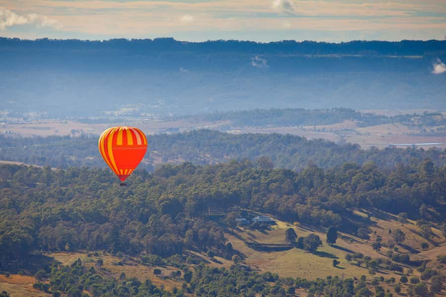 Brisbane: Hot Air Balloon Flight with Vineyard Breakfast - What the $350 price includes