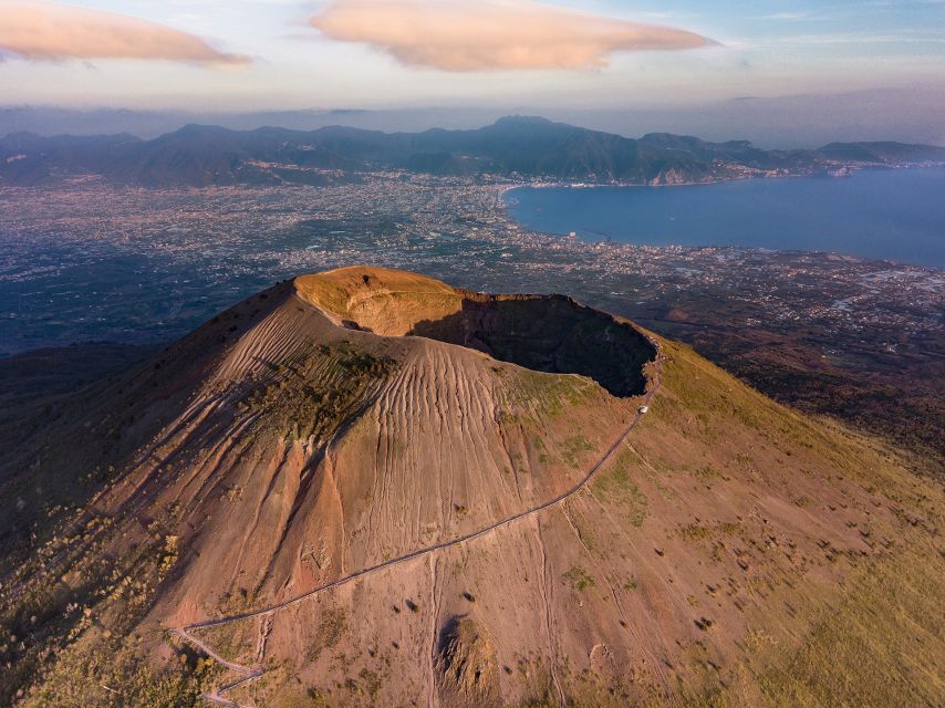 Campania Express Train Pompeii Tour with Vesuvius or Winery - Pompeii in a focused two-hour visit