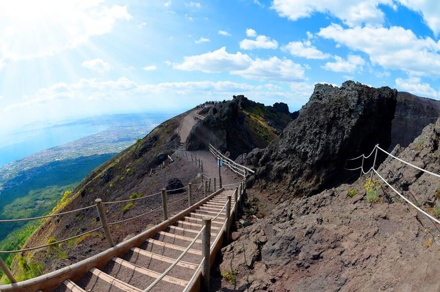 Campania Express Train Pompeii Tour with Vesuvius or Winery - One free hour inside Pompeii