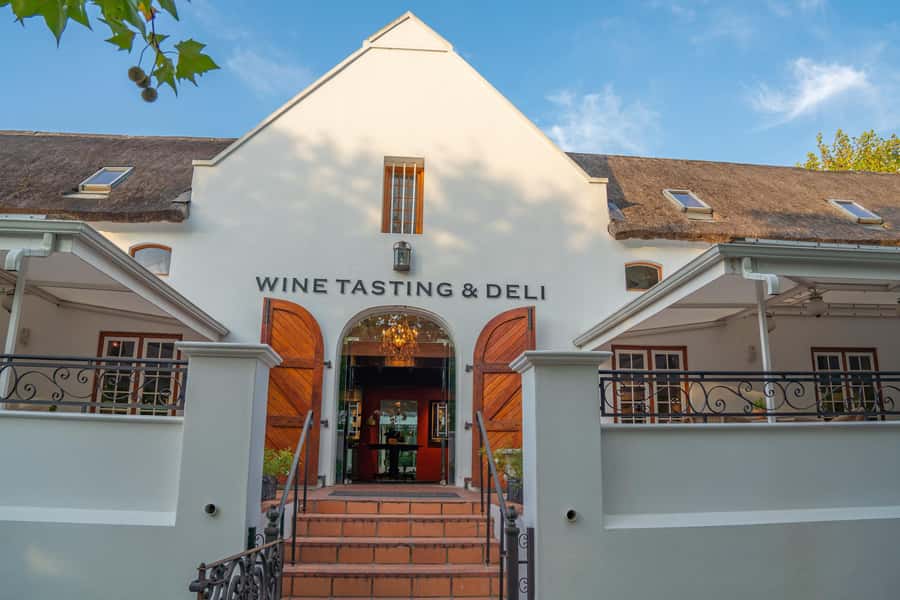 Cape Town: Wine Tram & Winelands Tour with Tastings & Pickup - The guides can shape the whole day