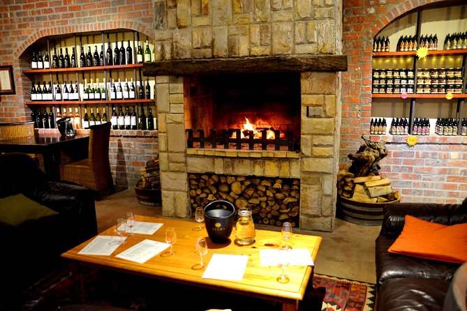 Cape Winelands group tour - Paarl begins the day with wine and cheese