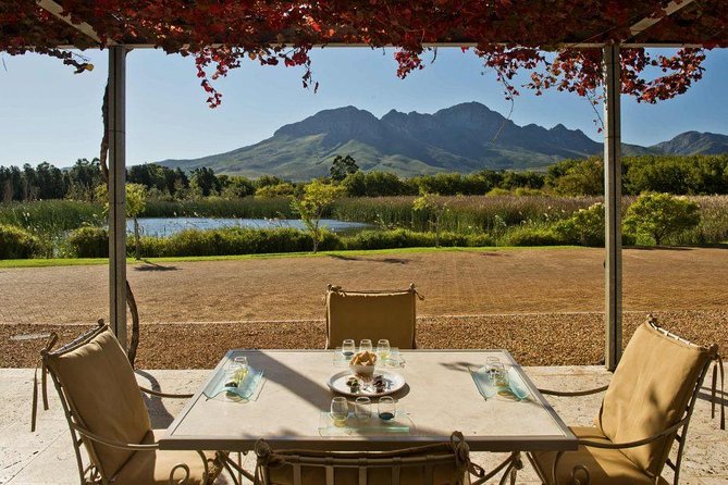 Cape Winelands Tour - Stellenbosch: two hours of wine and orientation
