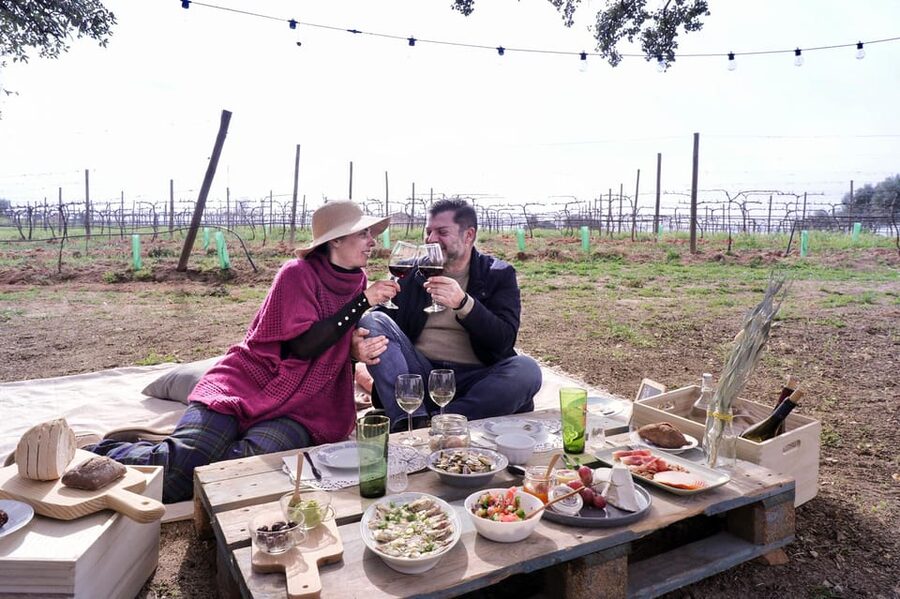 Carvoeiro, Portimão, Lagos: Algarve Romantic Vineyard Picnic - Small touches that can make the evening personal