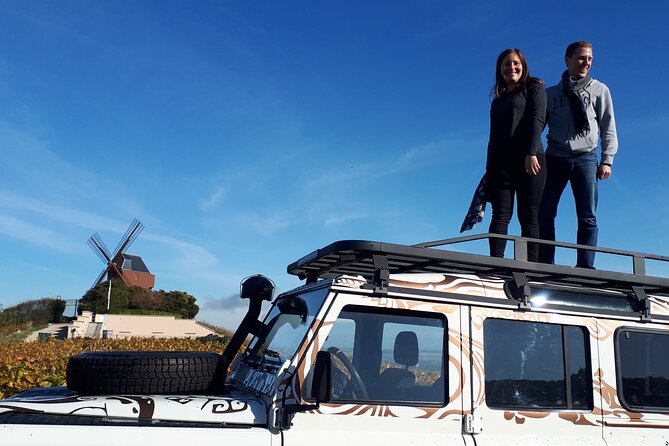 Champagne tasting, panoramic walk in the vineyards - The Defender ride: fun for some, cramped for others