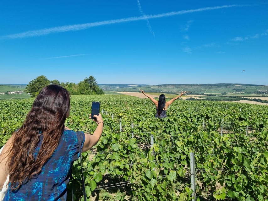 Champagne Vineyard Experience: Delve into the terroir - Tasting Champagne and Ratafia Champenois