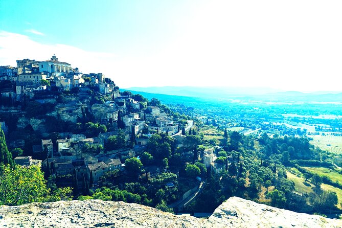 Chateauneuf du Pape and Luberon vineyard tour from Avignon - Who will enjoy this day most?
