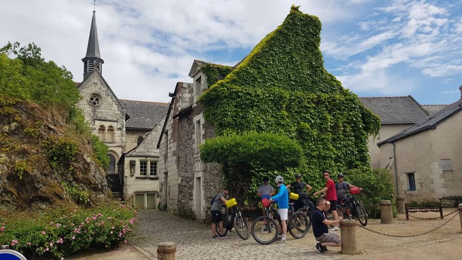 Chinon: Bicycle Tour of Saumur Wineries with Picnic Lunch - Why this Chinon to Saumur ride works so well