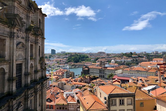City Walking Tour & Port Wine Cellar - The oldest neighborhood and stories of conflict