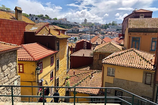 City Walking Tour & Port Wine Cellar - The guides and the feel of a small group