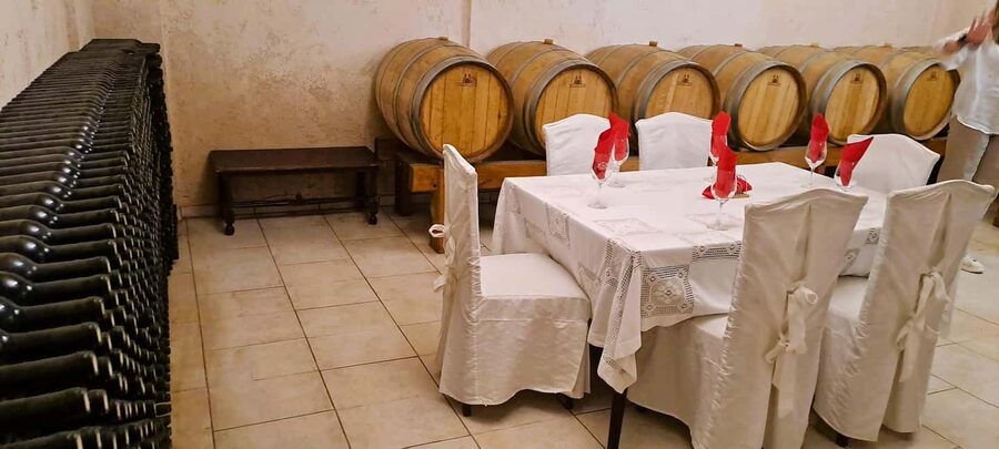 Crete: Knossos Palace, Winery & Olive Oil Tour with Lunch - Lunch in a traditional village