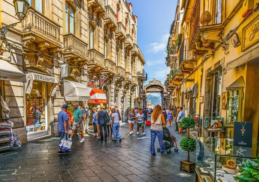 Day Tour To Etna Volcano, Winery and Taormina from Catania - Who will get the most from this day?