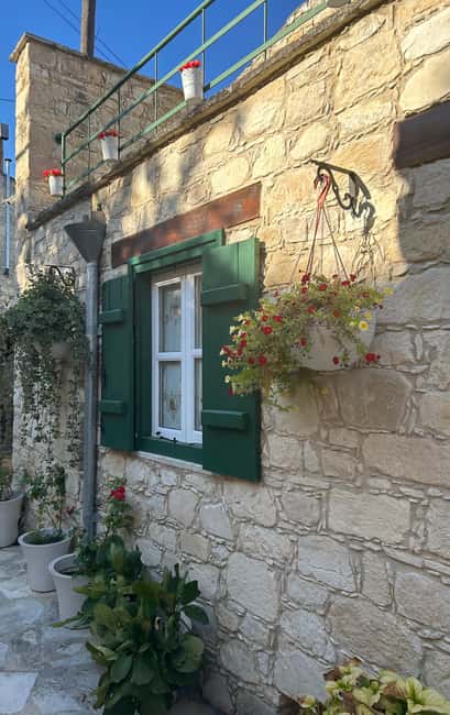 Delightful wine route: Omodos, Arsos Village & Wine Tasting - Why Arsos makes a strong first stop