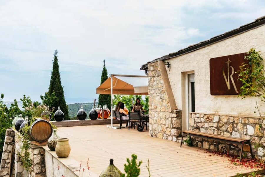 Dinner in the vineyard French Riviera - A realistic look at the evening’s pace