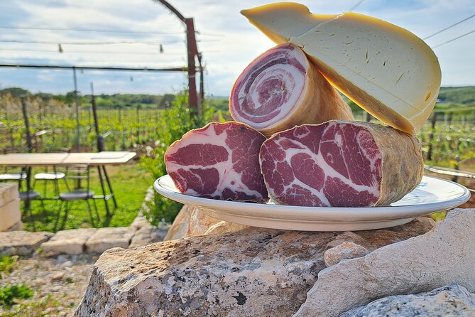 Dinner in the vineyard with wine tasting and walk - Who will enjoy this dinner most?