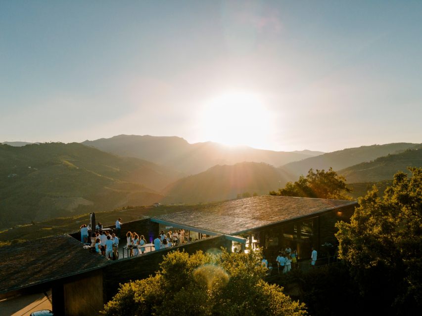 Douro Luxury - Private Cruise Premium Winery and Restaurant - Pinhão and the one-hour private boat ride