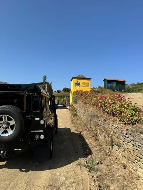 Douro offroad experience: visit to a winery and a picnic - Key points at a glance