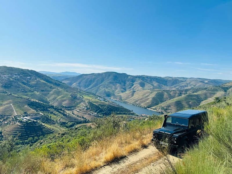 Douro offroad experience: visit to a winery and a picnic - A traditional village and the human side of the valley