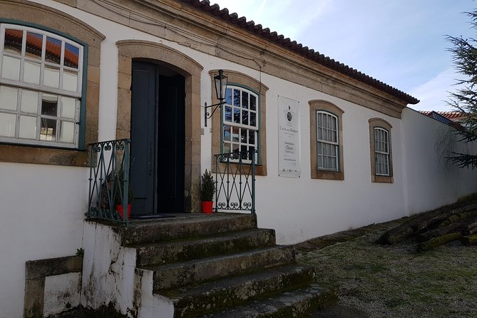 Douro Valley for Wine Lovers with Visit to 4 Wineries and Lunch - Later tastings bring more variety