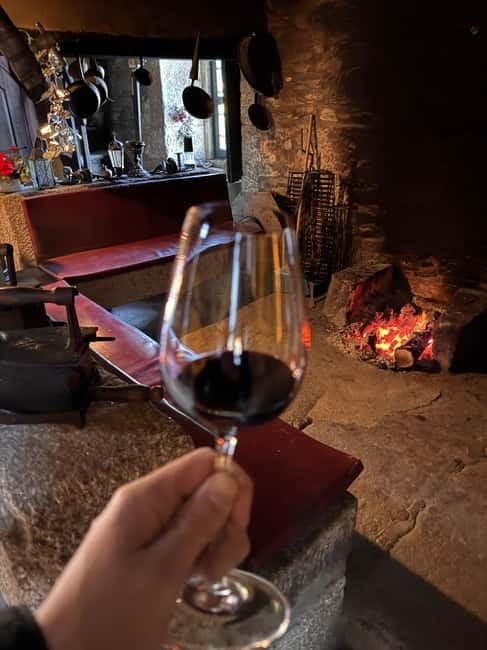 Douro Valley: Private 4wd Tour, Winery Visit, Boat & Lunch - Should you book the Douro Autêntico tour?
