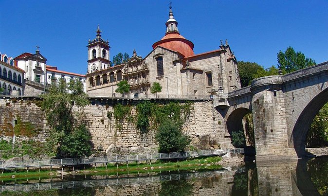Douro Valley Private Day Trip from Lisbon: Vineyards & River View - Régua and the Port Wine Route