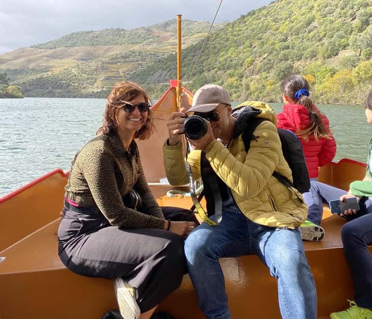 Douro Valley Sunset: 1 Winery visit & 1-h Boat Tour - The guide can shape the whole experience