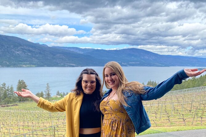 East Kelowna Full Day Guided Wine Tour With 5 Wineries - Why the small group and vehicle matter