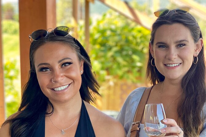 East Kelowna Half-Day Guided Wine Tour With 4 Wineries - What the four-stop format does well