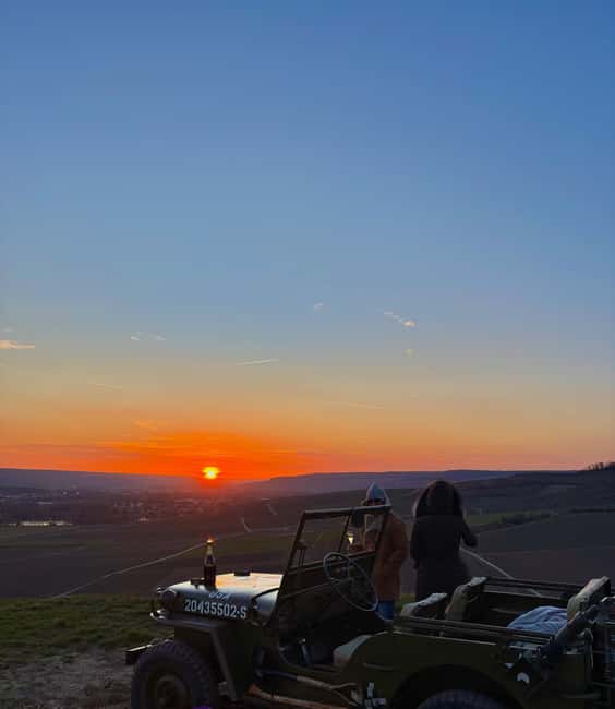 Epernay: Jeep tour of the vineyards with tasting and visits - The Champagne tasting at the viewpoint